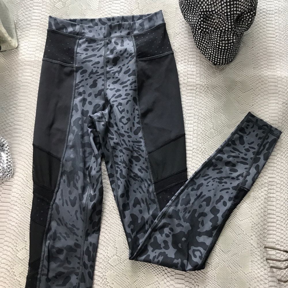Lululemon cheetah full length mesh workout legging